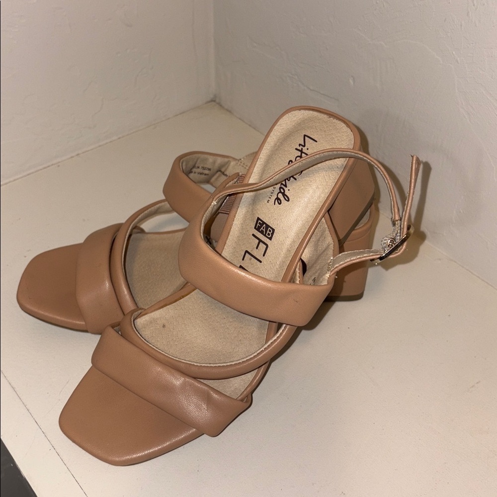 Life Stride Tan Heels